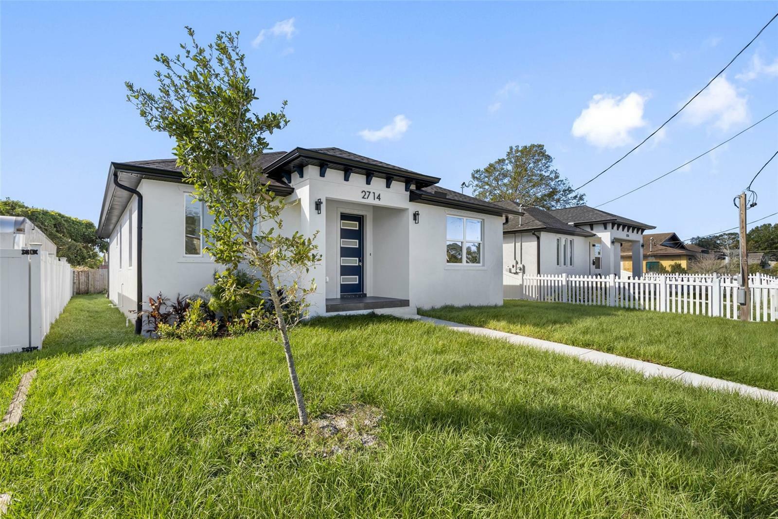 Property Photo:  2714 W Walnut Street  FL 33607 