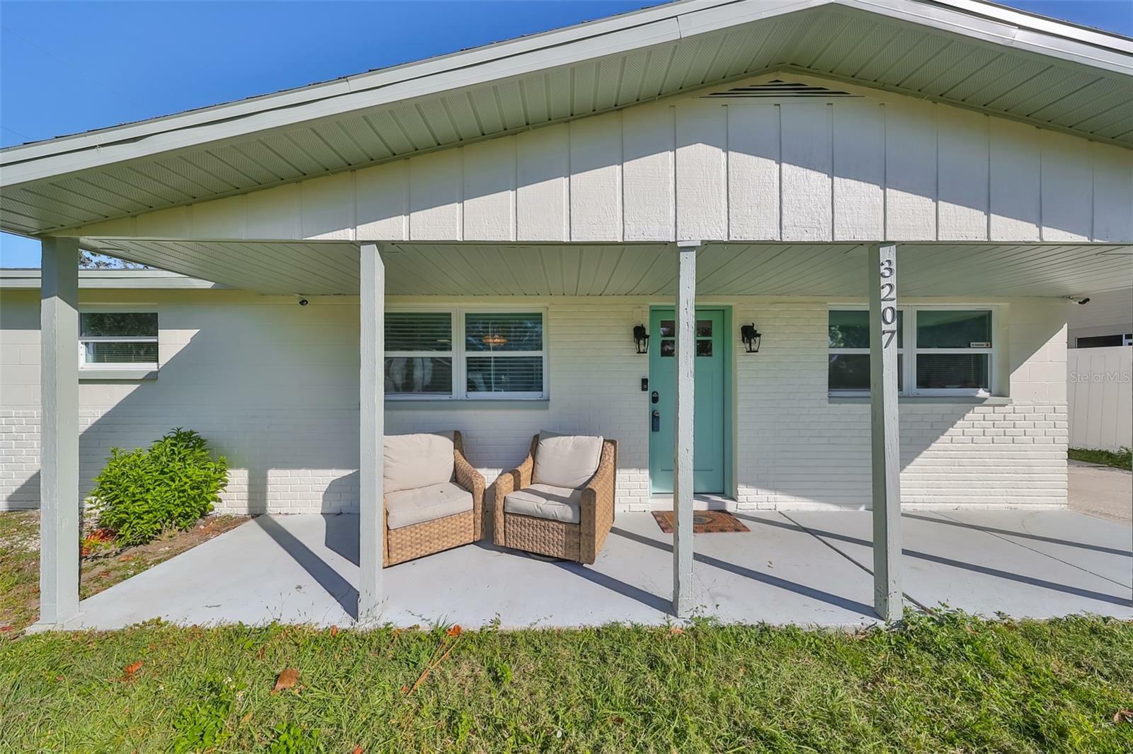 Property Photo:  3207 Acacia Street  FL 33558 