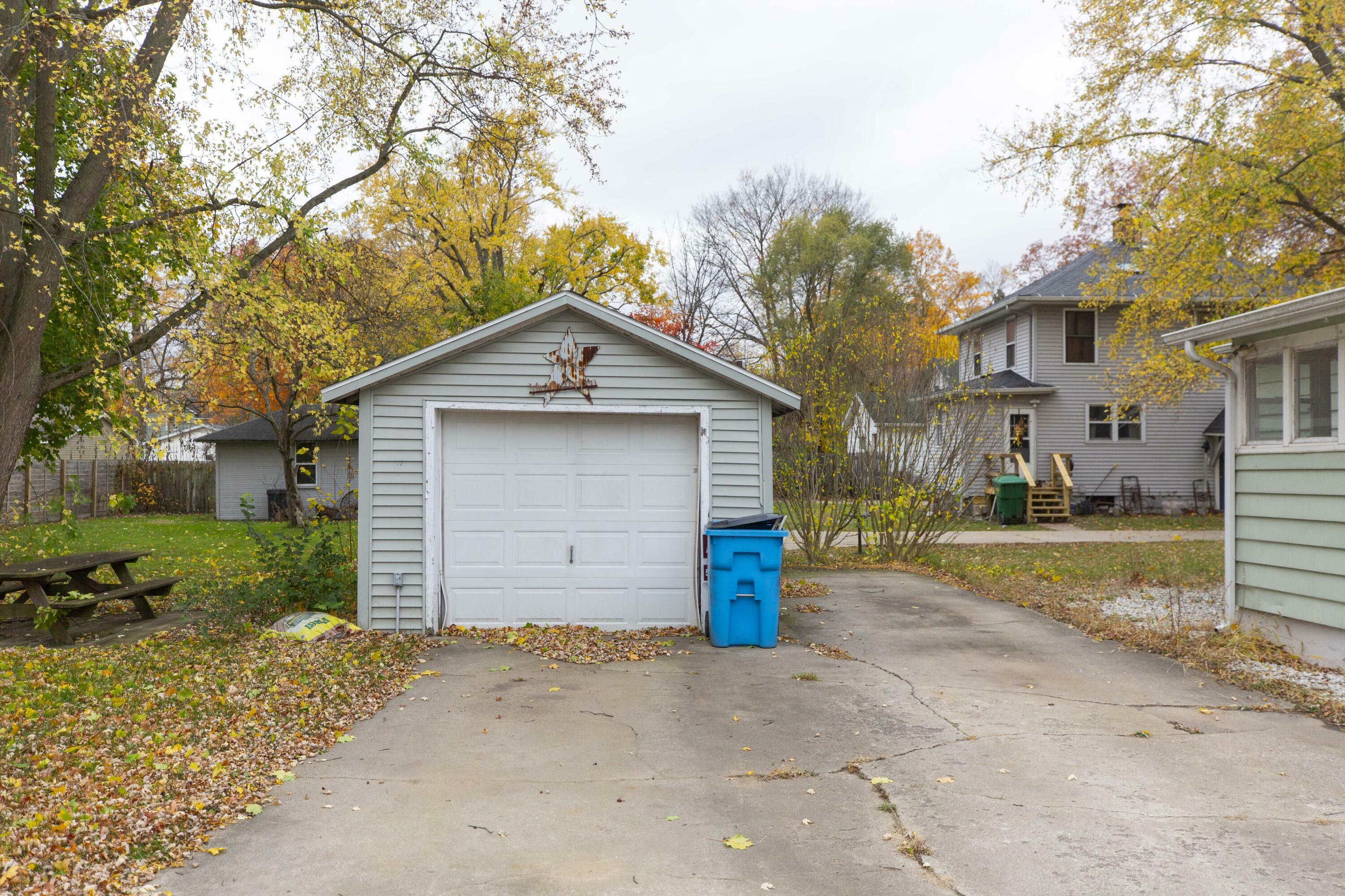 Property Photo:  1120 Sycamore Street  MI 49120 