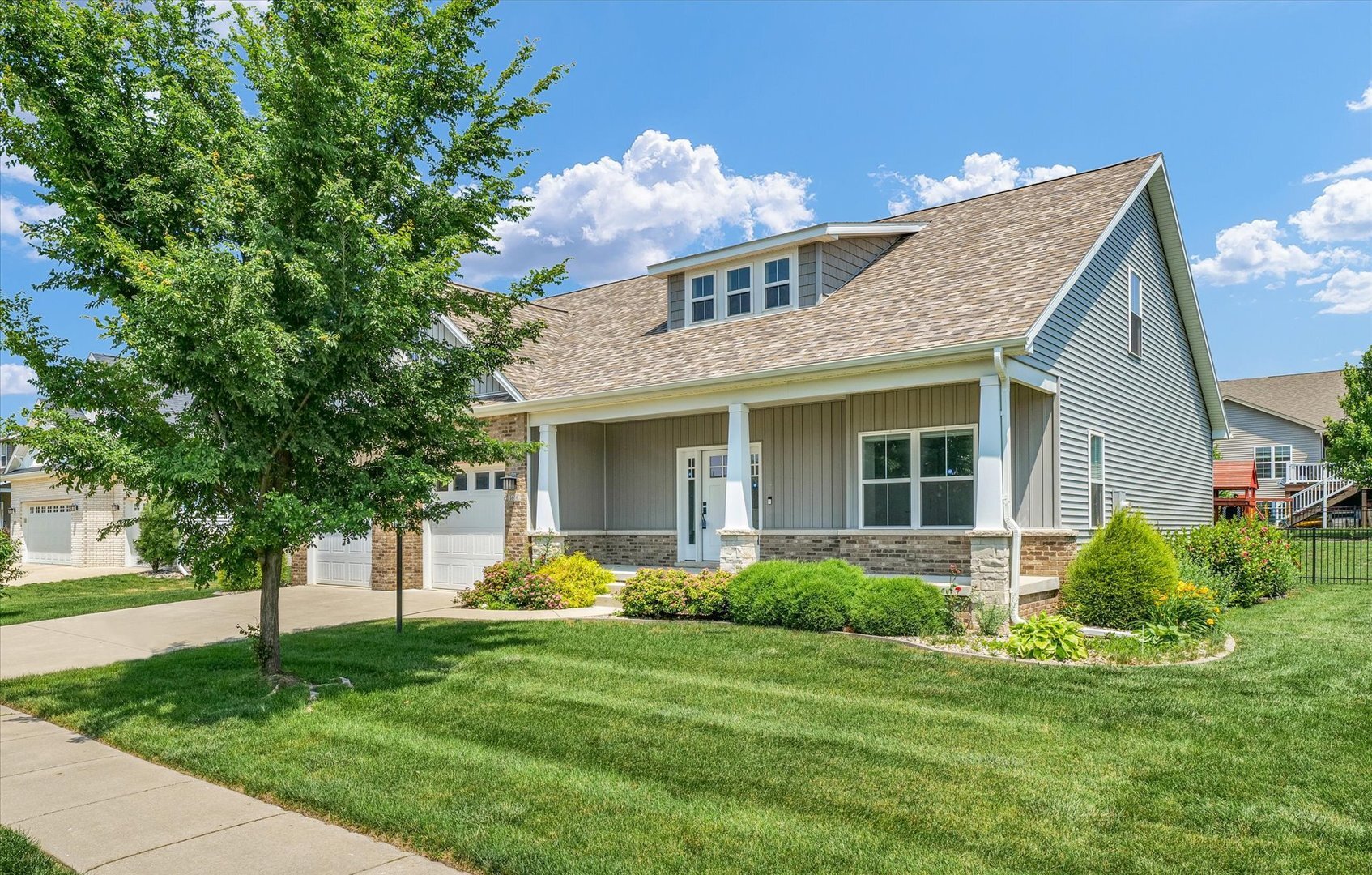 Property Photo: 1616 Kassen Avenue IL 61853