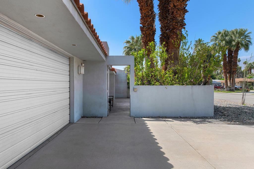 Property Photo: 420 N Burton Way CA 92262