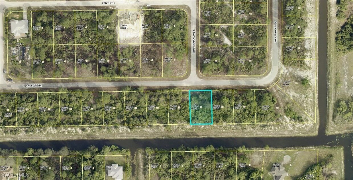 Property Photo: 1024 Lakeside Drive FL 33974