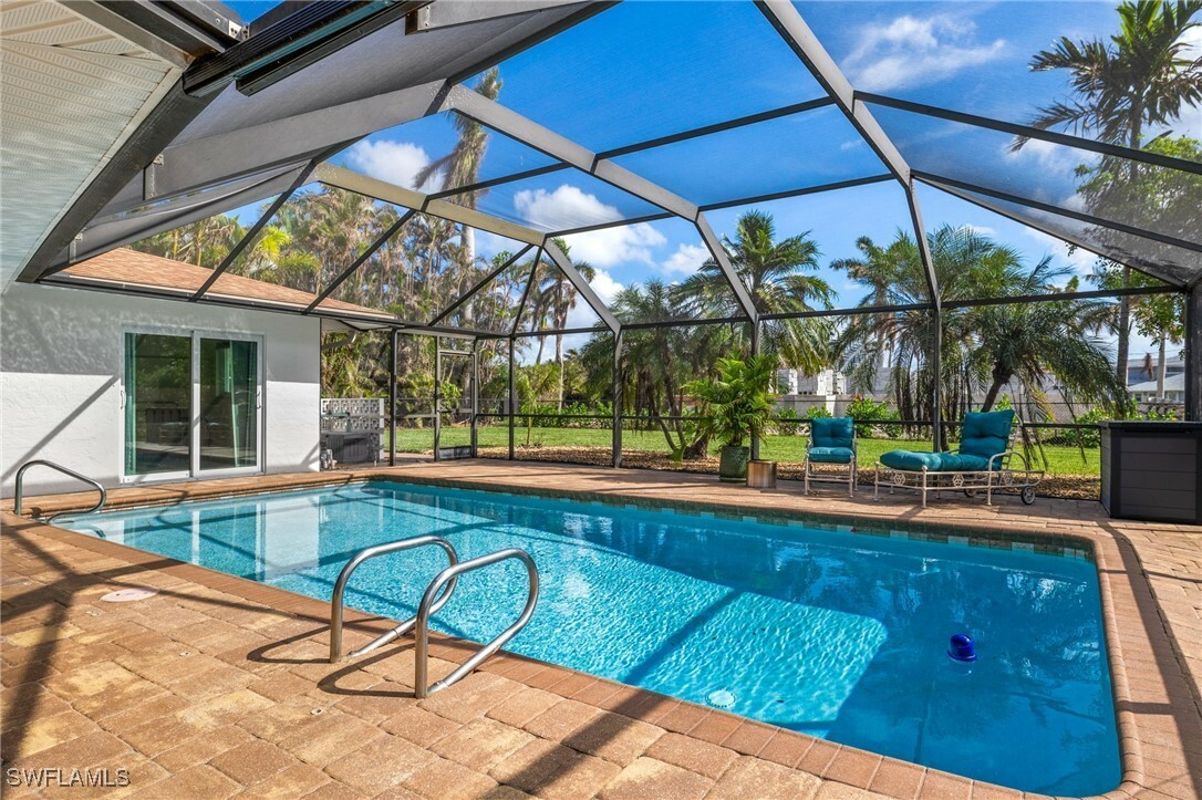 Property Photo:  209 Bayshore Drive  FL 33904 