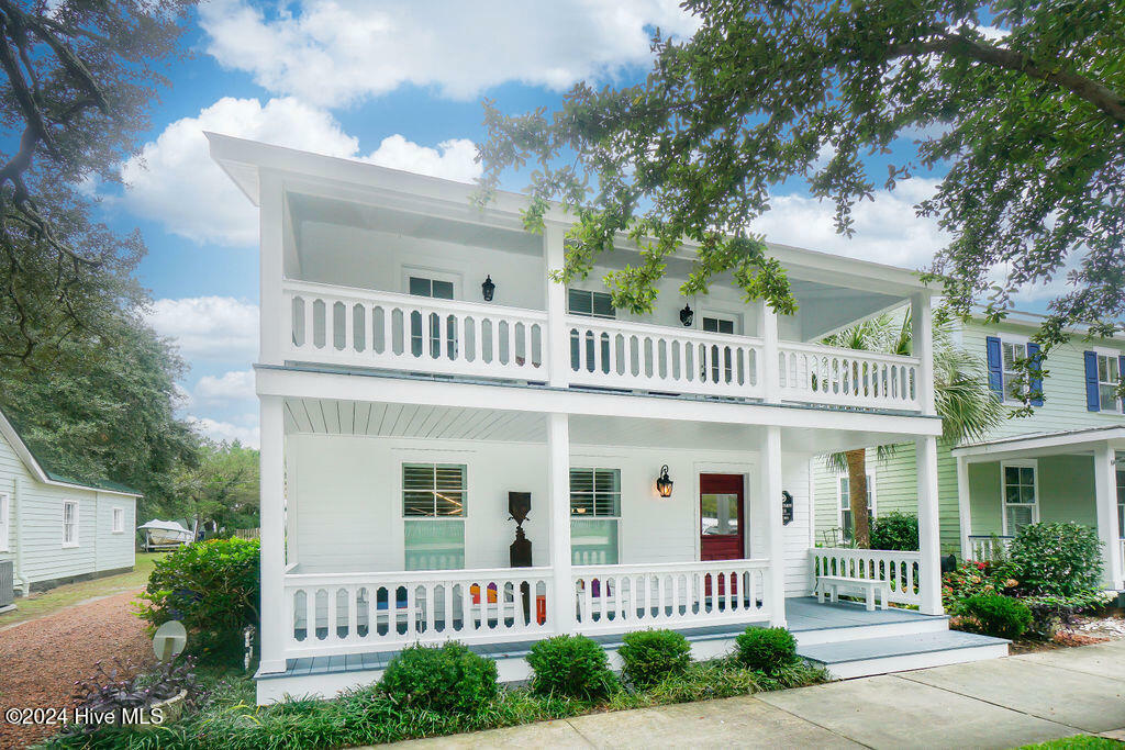 Property Photo:  313 E Moore Street  NC 28461 