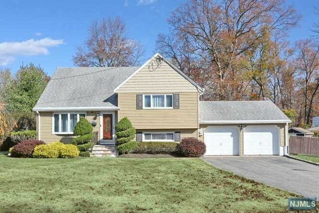 135 Crescent Avenue  Waldwick NJ 07463 photo