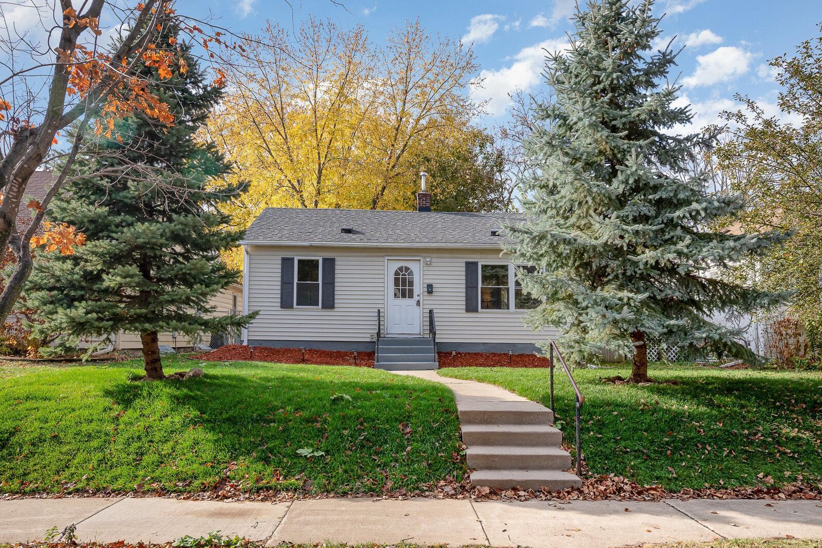 Property Photo: 2708 Webster Avenue S MN 55416