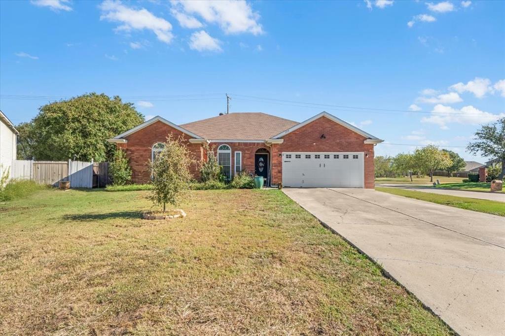 Property Photo:  1719 Farmington Drive  TX 76063 