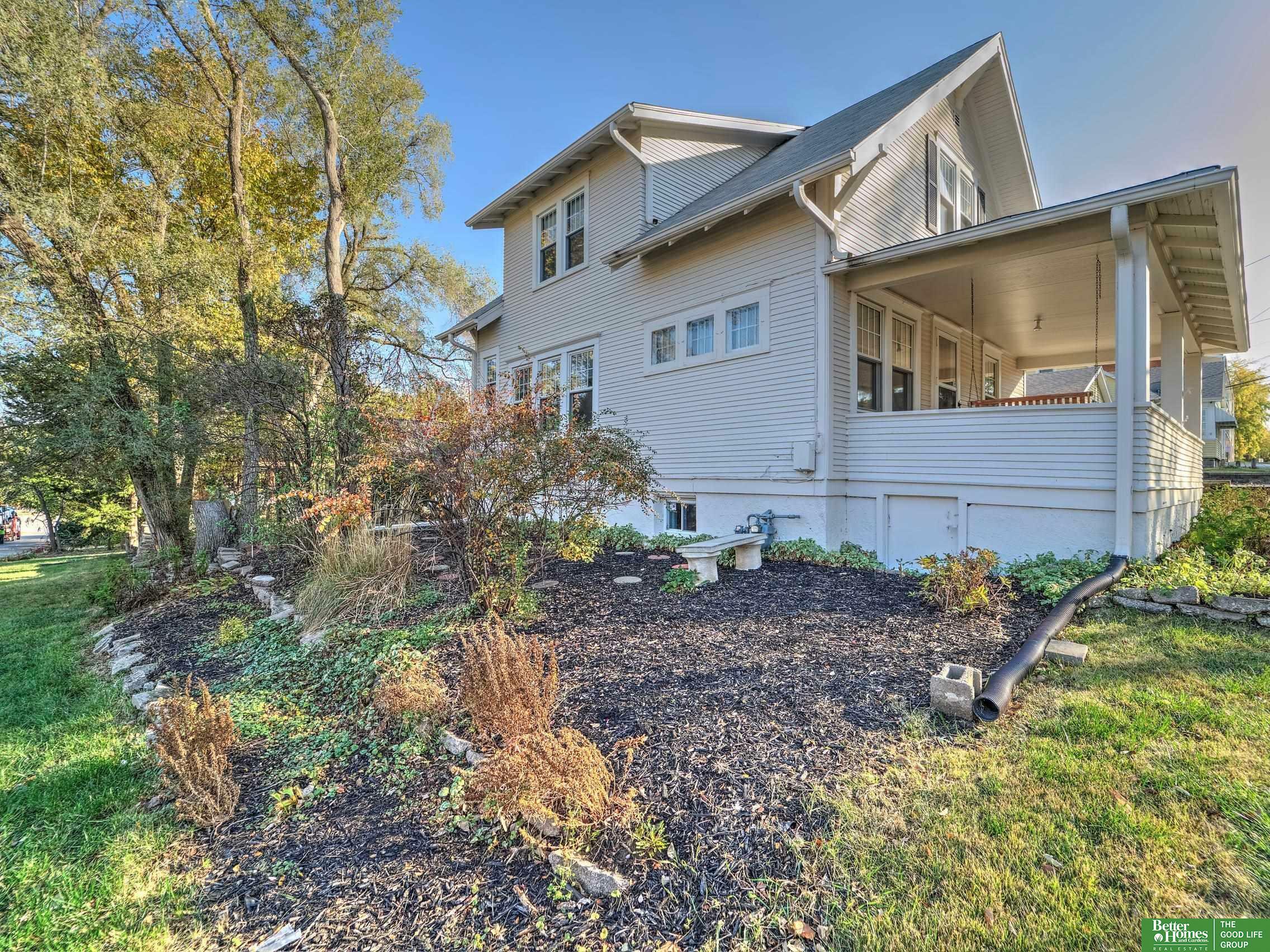 Property Photo:  1021 N 47th Avenue  NE 68132 