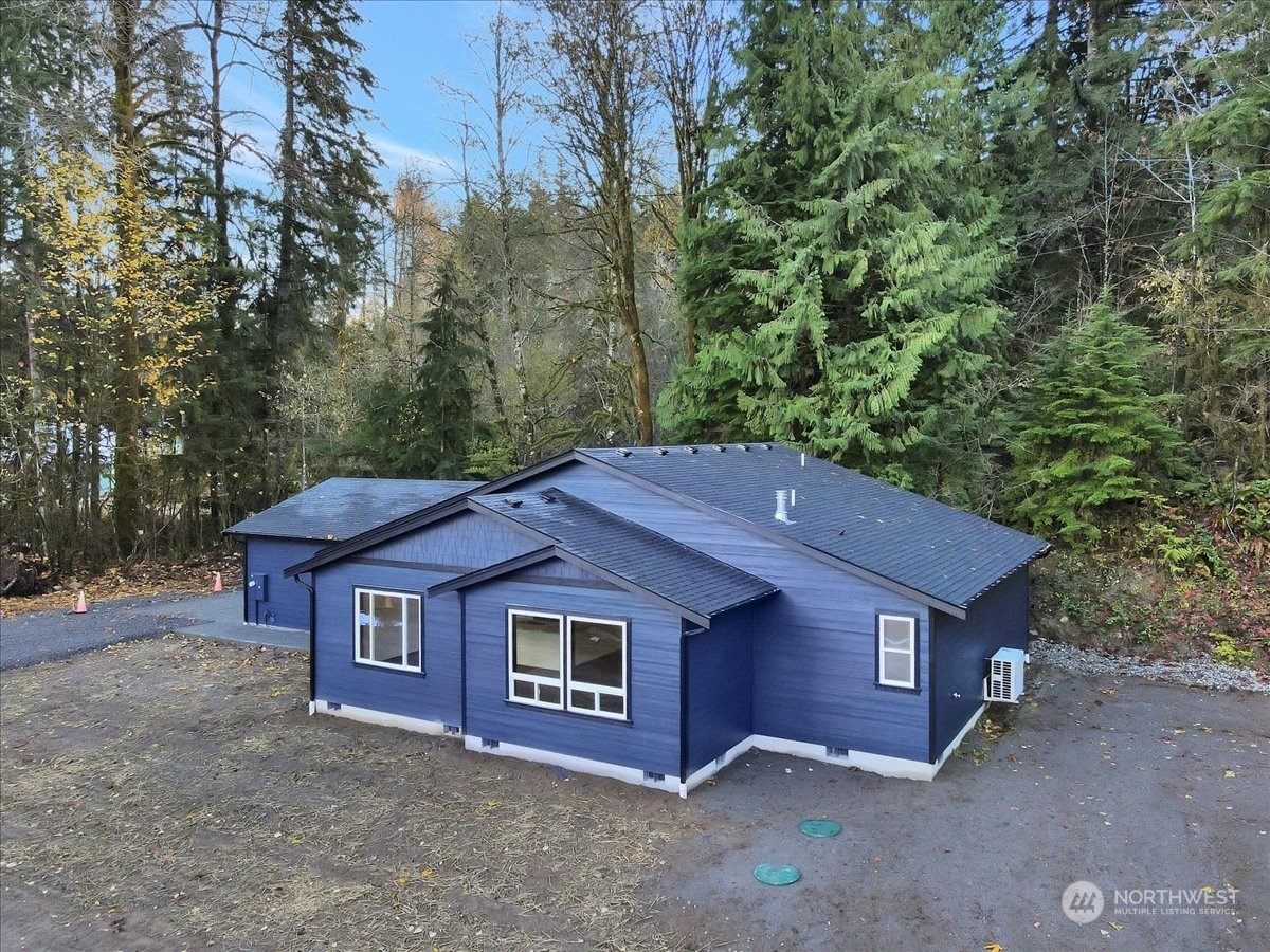 Property Photo:  401 Commercial Avenue  WA 98241 