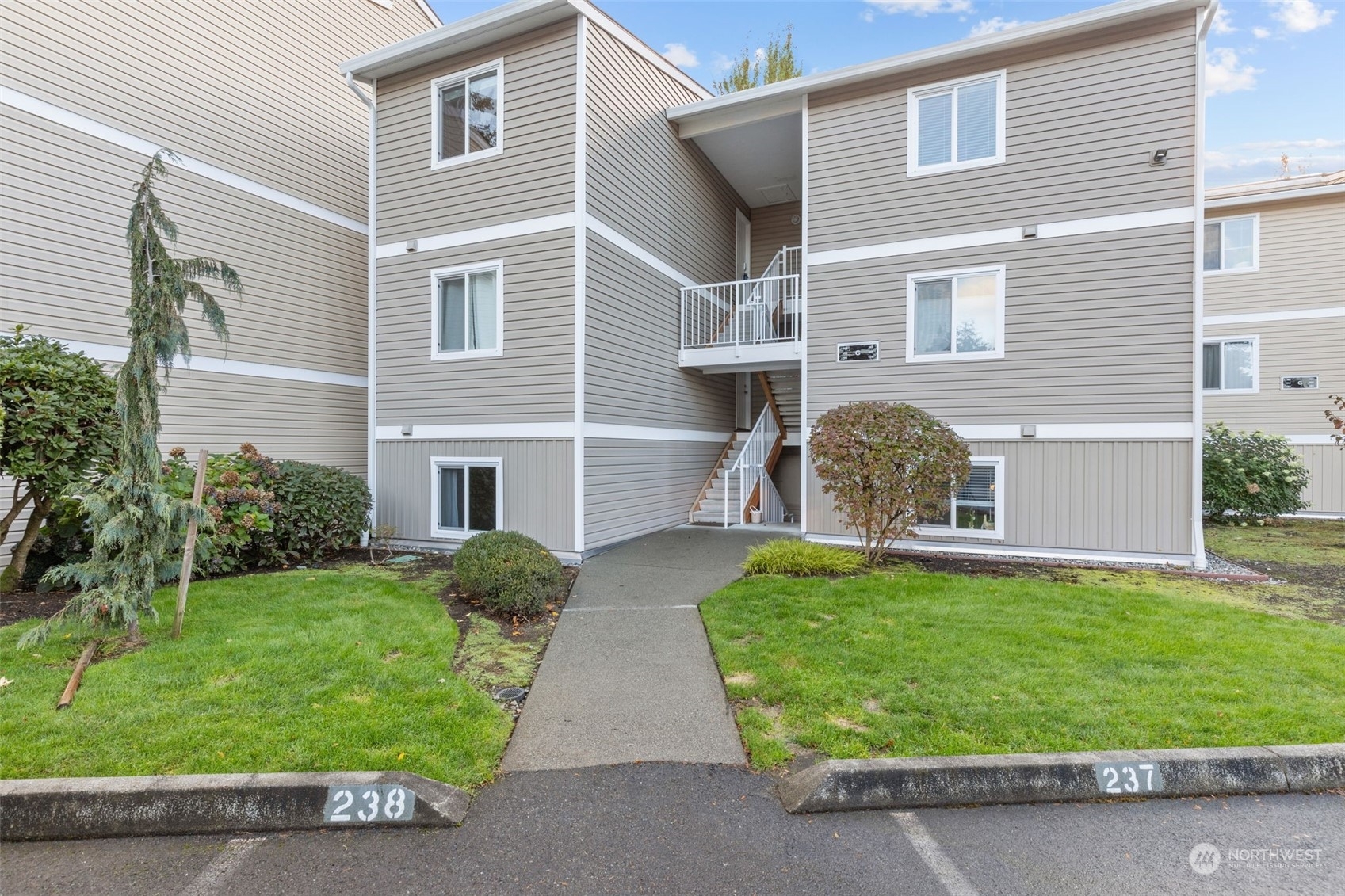 12429 NE 130th Court G106  Kirkland WA 98034 photo