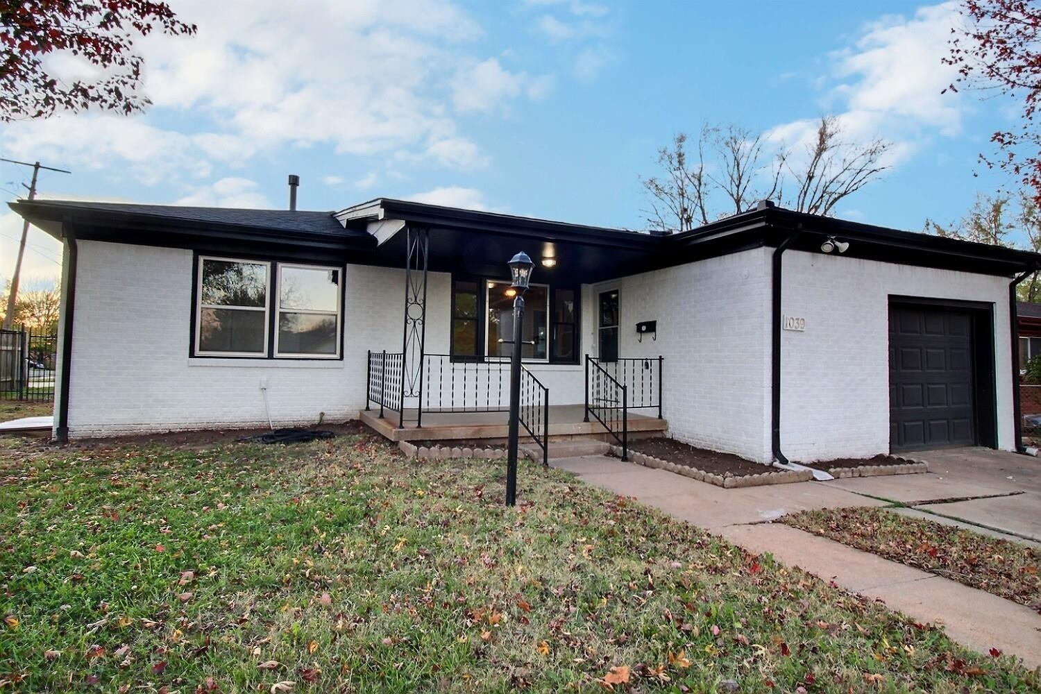 Property Photo:  1039 S Rosalie St  KS 67207 