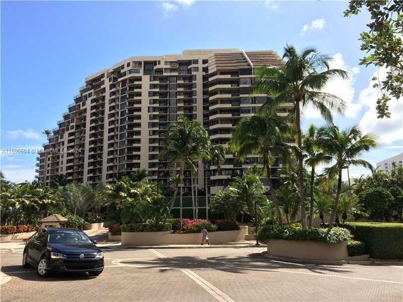 Property Photo:  520 Brickell Key Dr A1410  FL 33131 