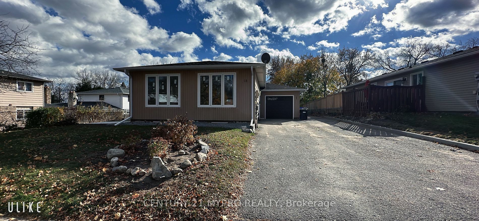 Property Photo:  18 Valleyview Cres Upper  ON L3Z 1S7 