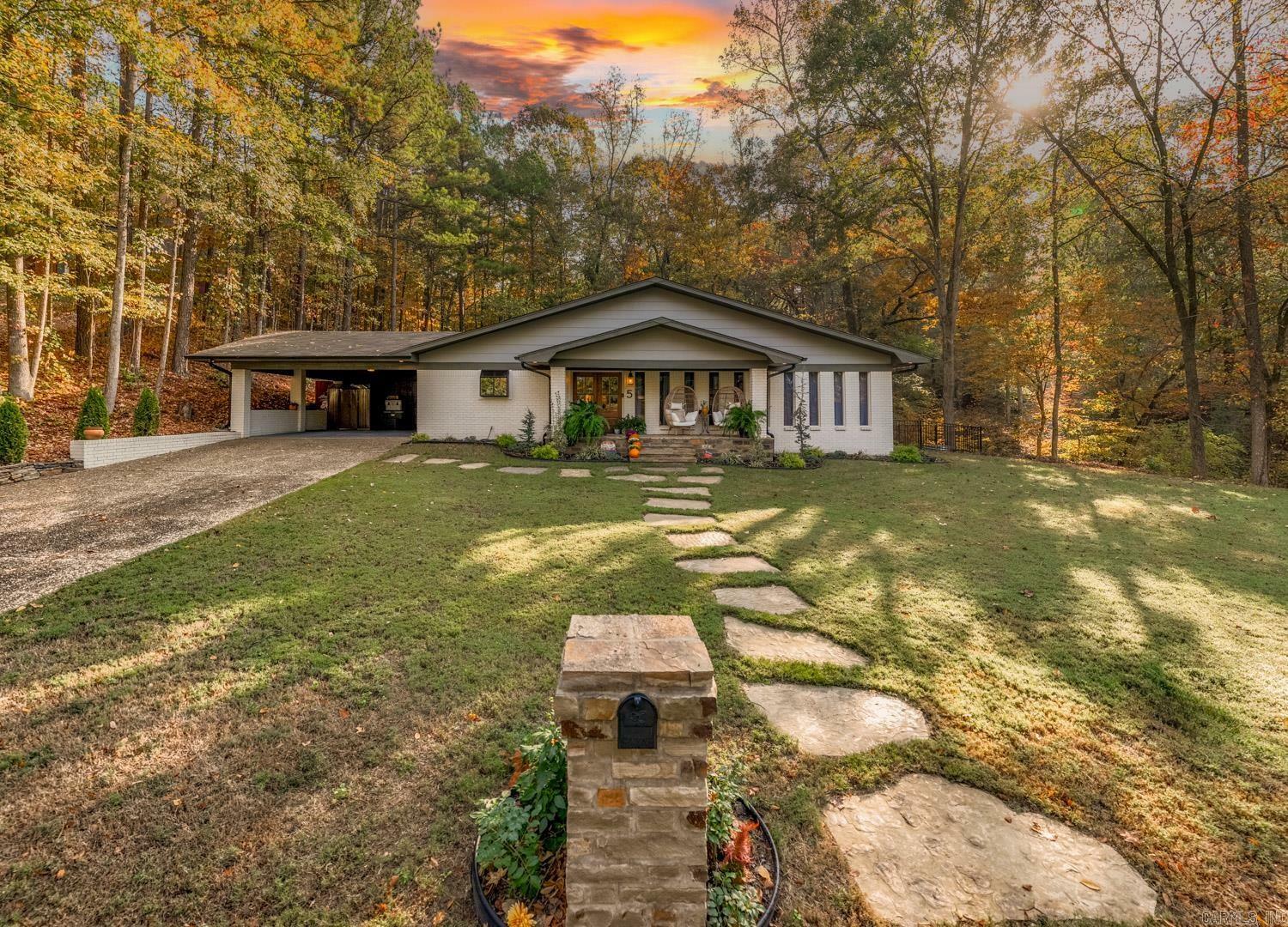 Property Photo:  5 Rivercrest Circle  AR 72019 