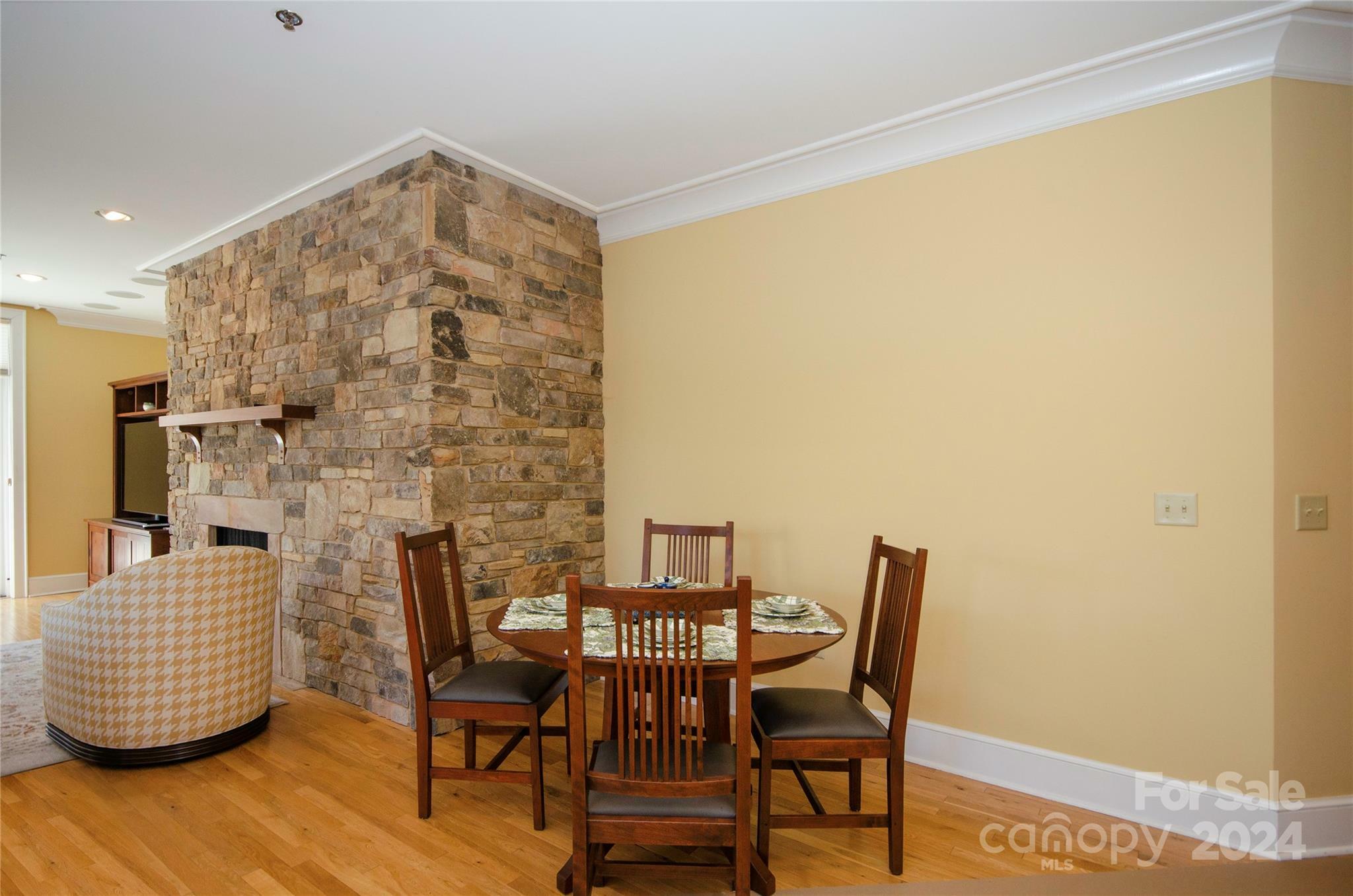 Property Photo:  21 Battery Park Avenue 406  NC 28801 