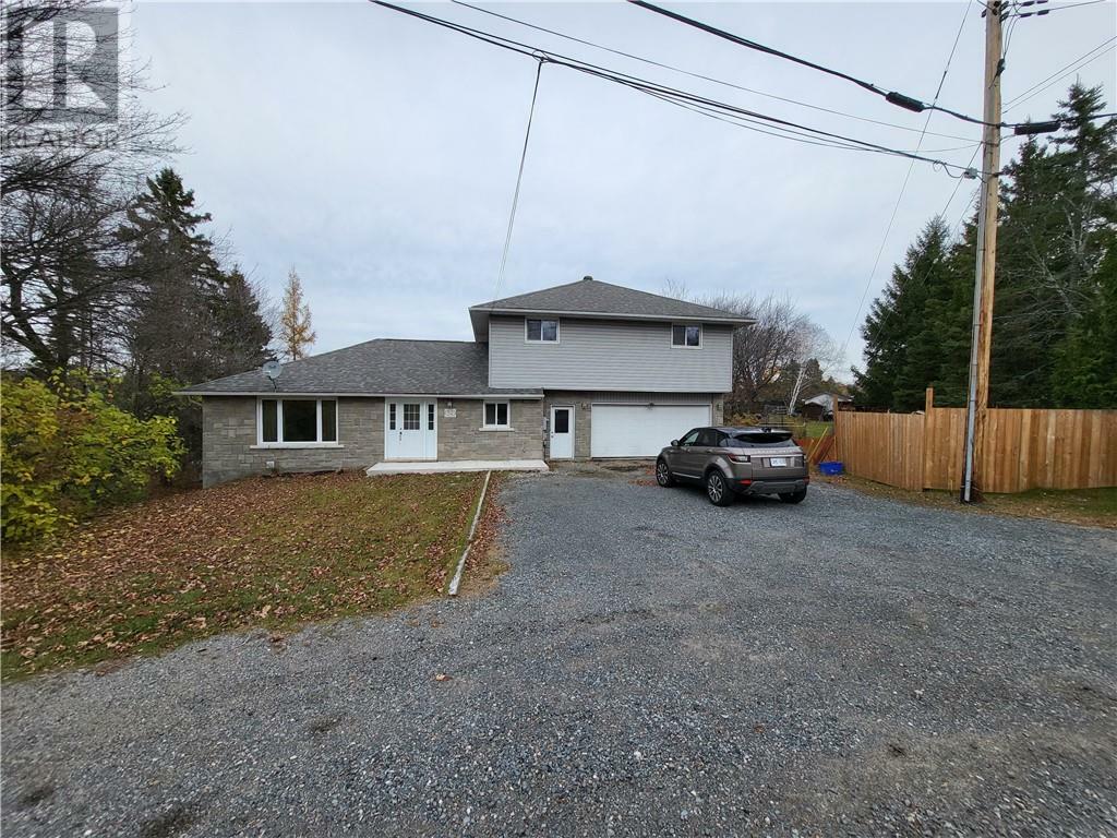 52 Westview Crescent  Greater Sudbury ON P3Y 1B8 photo