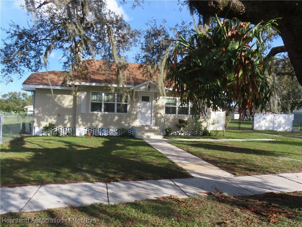 Property Photo:  1822 Pasadena Avenue  FL 33870 