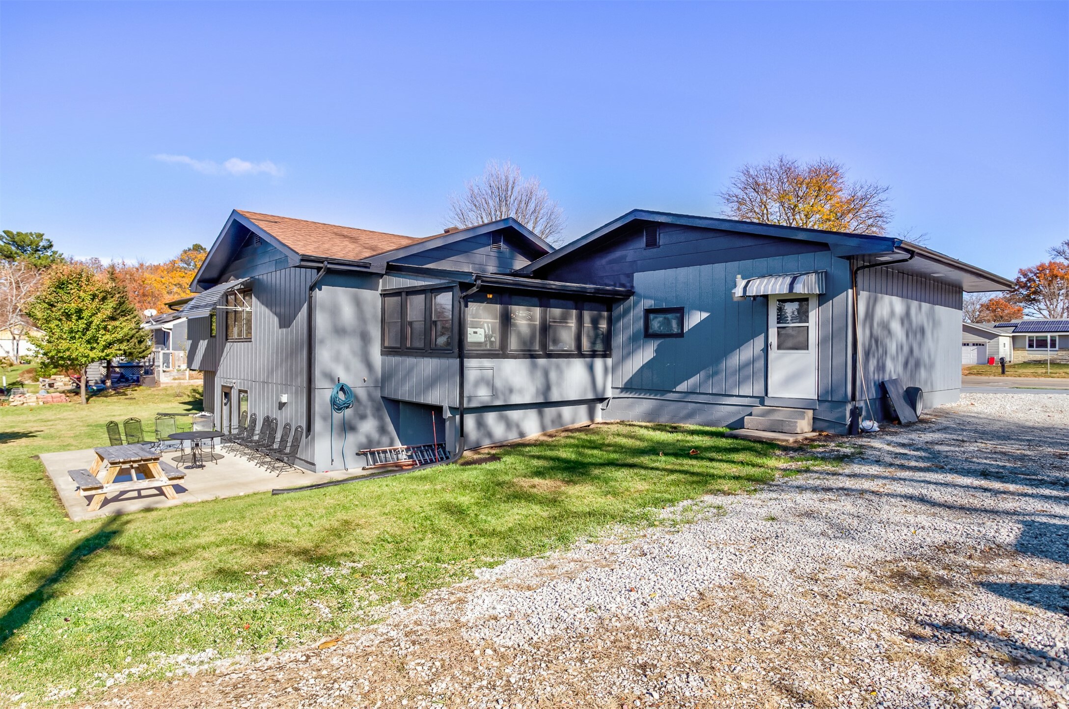 Property Photo:  925 S Story Street  IA 50036 