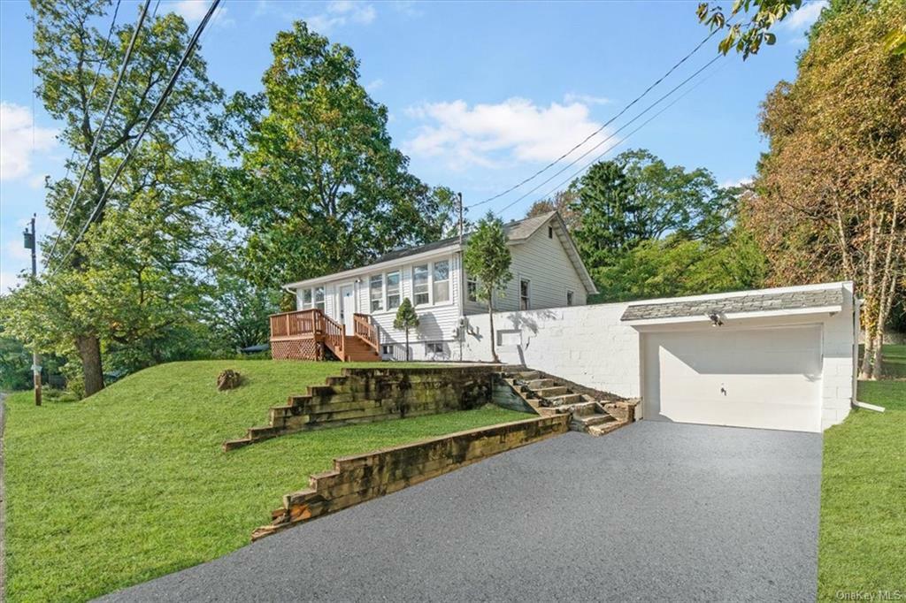 Property Photo:  90 Smithtown Road  NY 12524 