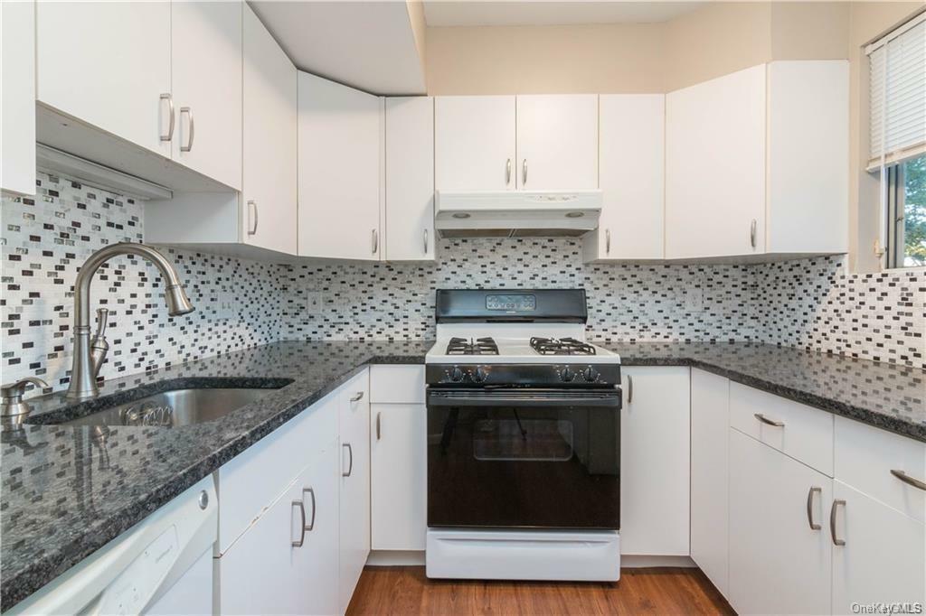 Property Photo:  100 Chatterton Avenue 2  NY 10601 