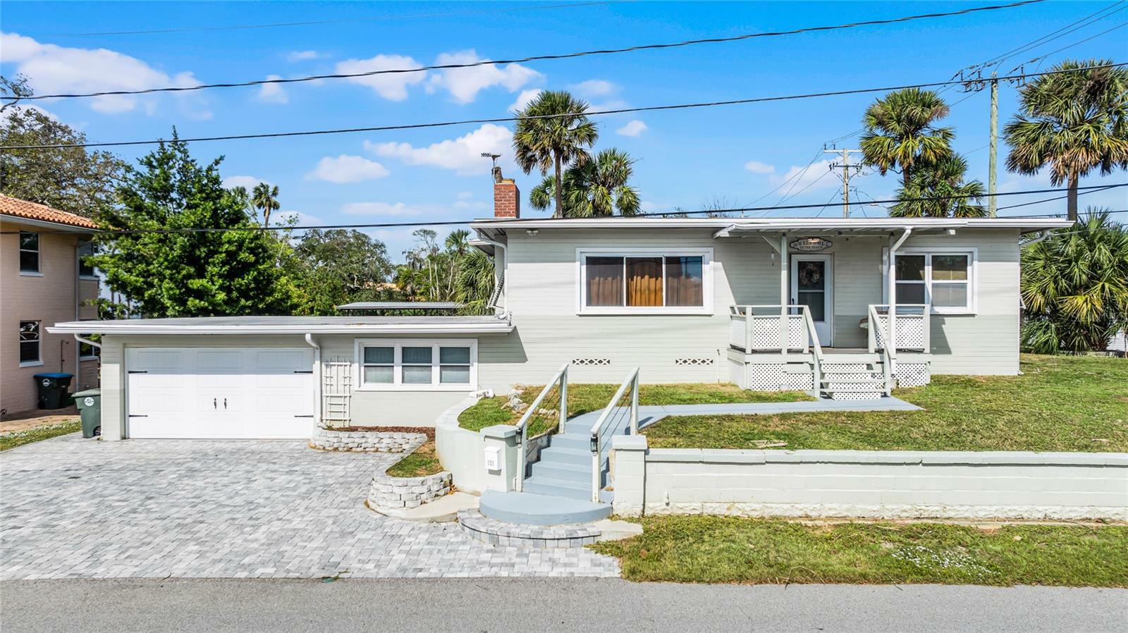 Property Photo: 131 Mitchell Place FL 32118