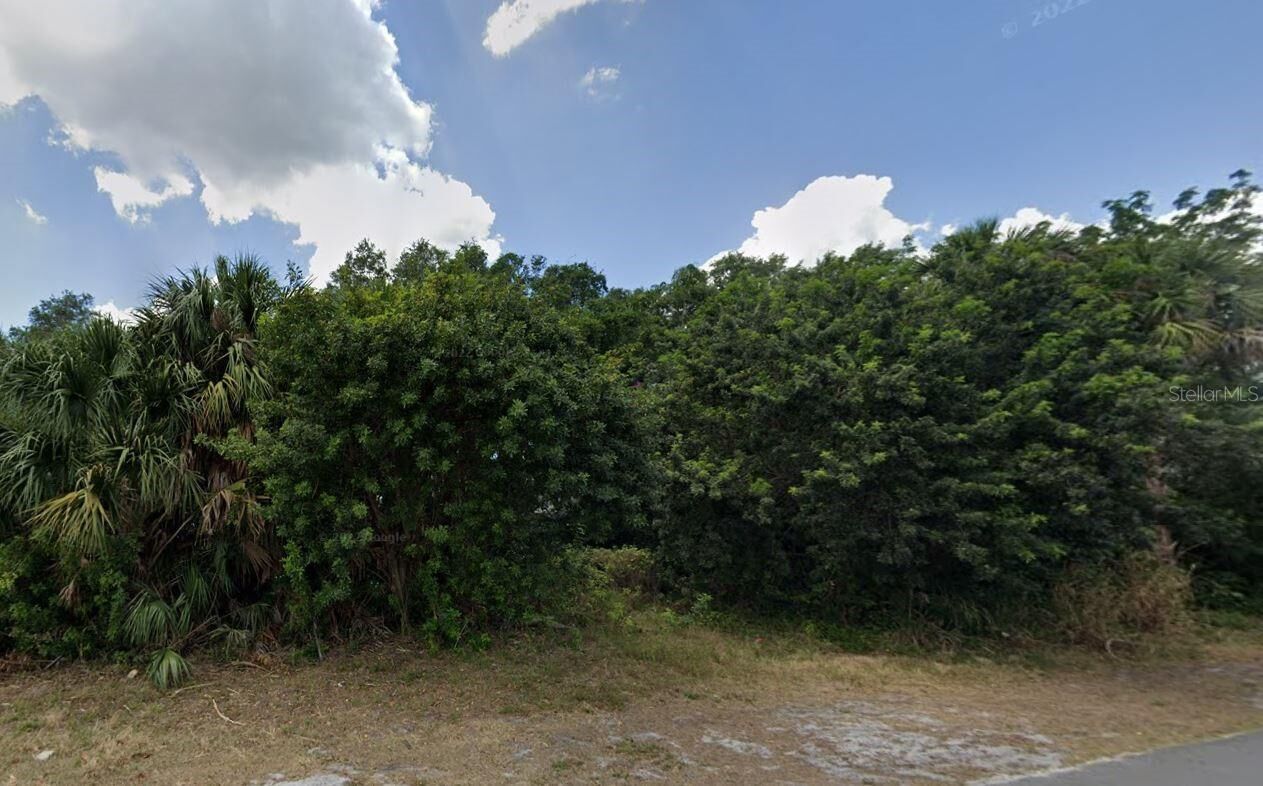 Property Photo: 1427 Noble Terrace FL 33952