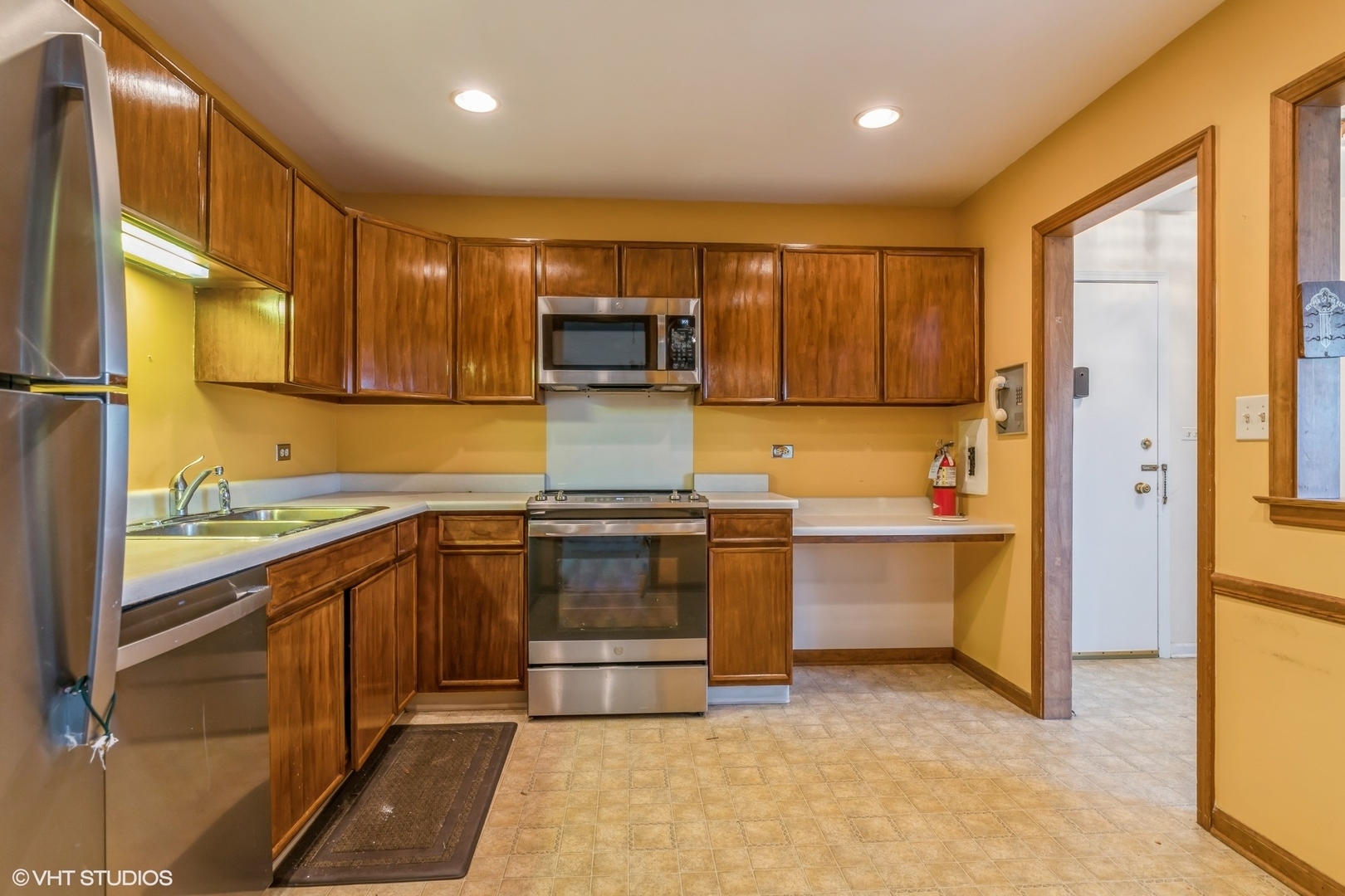 Property Photo:  510 W Miner Street 2A  IL 60005 