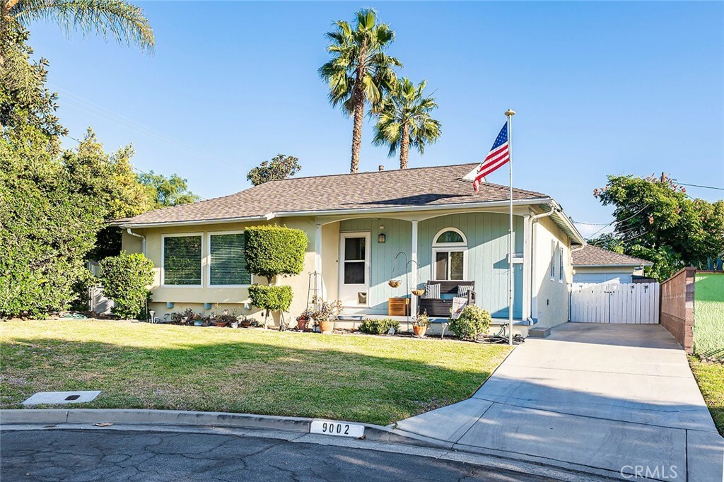 Property Photo:  9002 Maryknoll Ave  CA 90605 