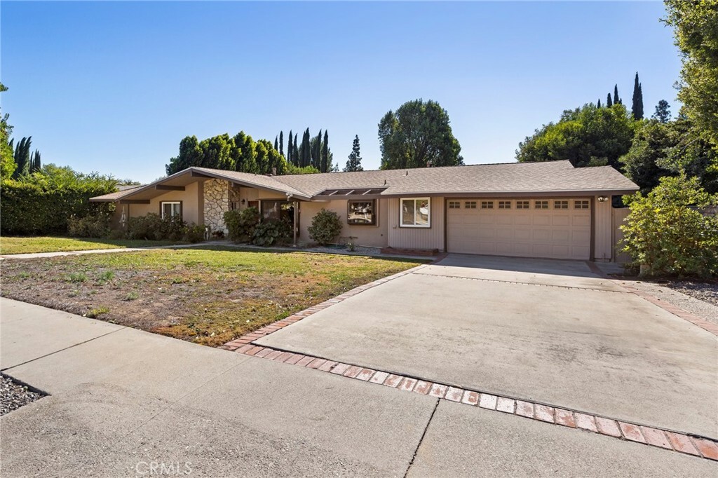 Property Photo:  19044 Marilla Street  CA 91324 