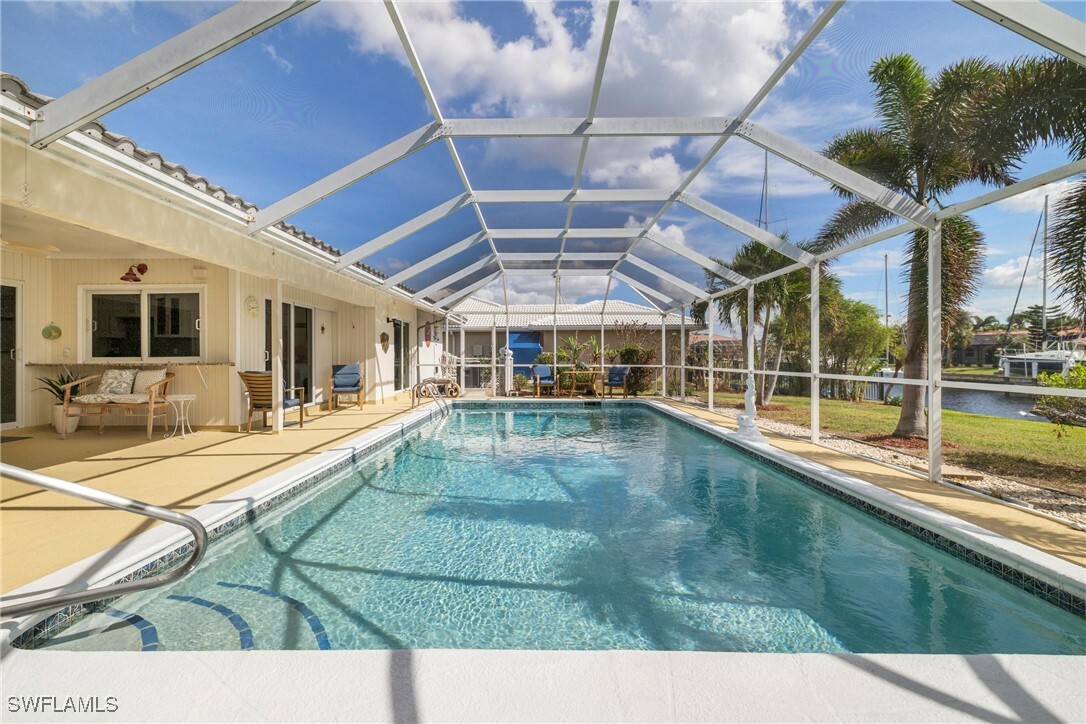 Property Photo:  2807 Coral Way  FL 33950 