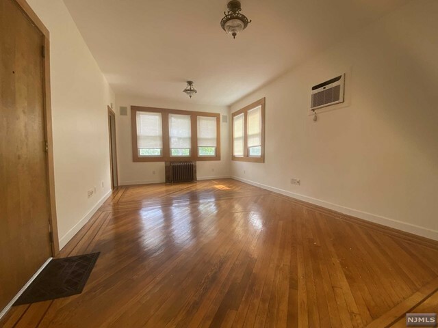 Property Photo:  203 Beech Street 2  NJ 07032 