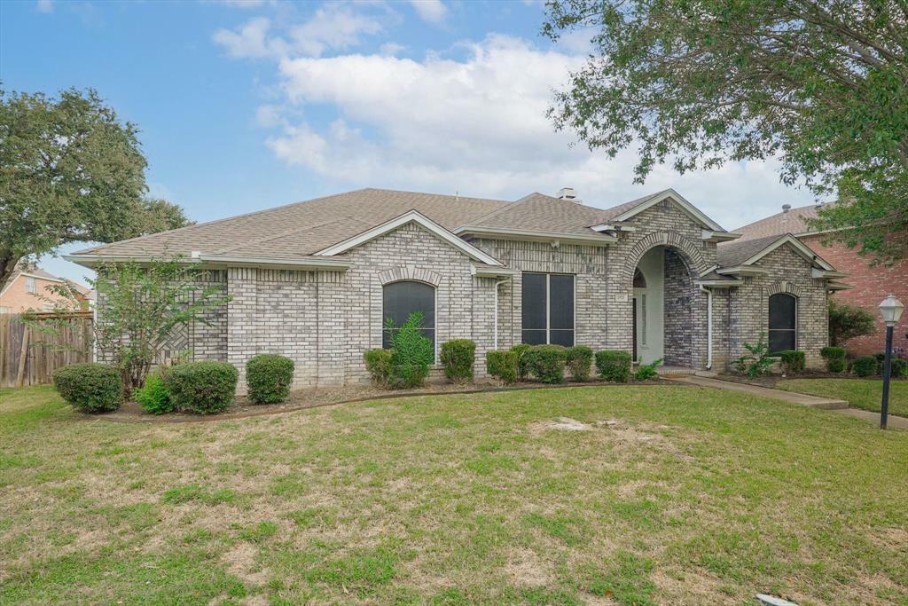 2922 Spartacus Drive  Grand Prairie TX 75052 photo