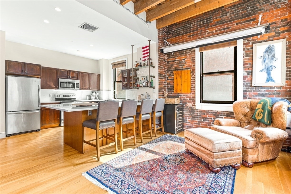 Property Photo:  120 Fulton St 2E  MA 02109 