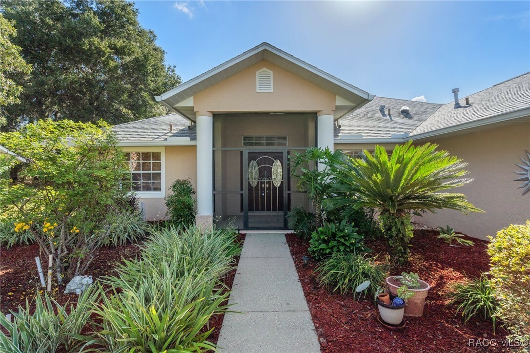 Property Photo:  2919 N Churchill Way  FL 34442 