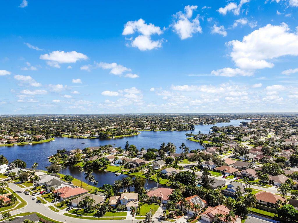 Property Photo:  1256 Lake Breeze Drive  FL 33414 