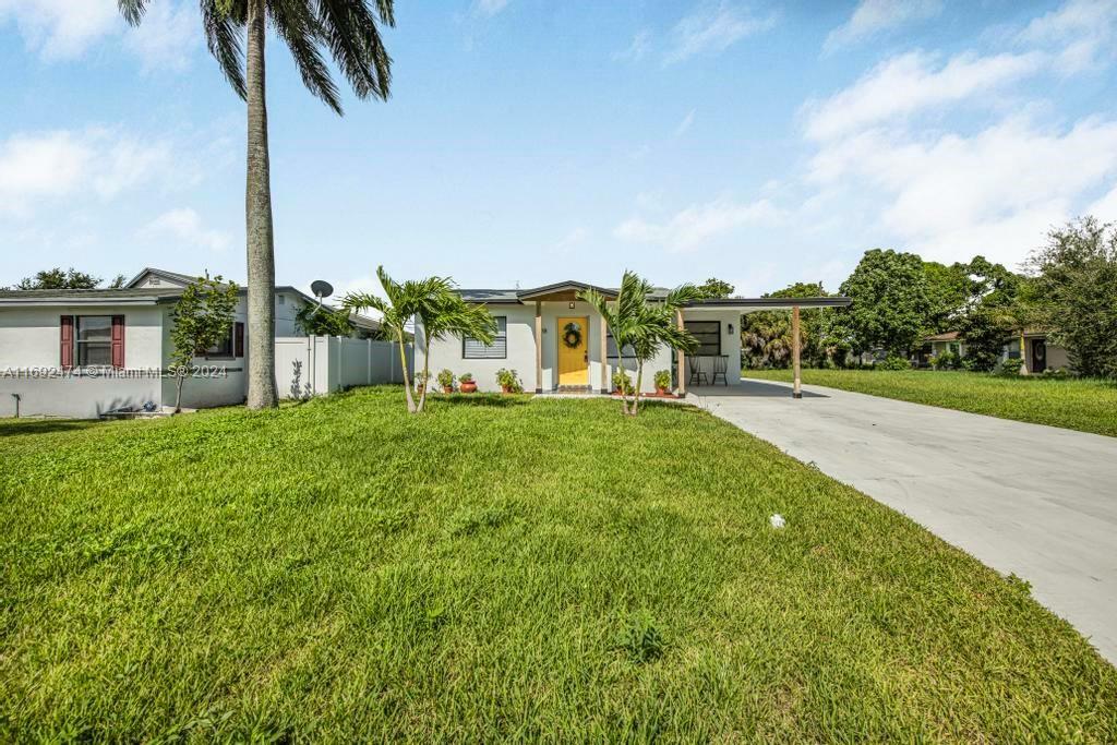 Property Photo:  218 SW 10th Ave -  FL 33444 