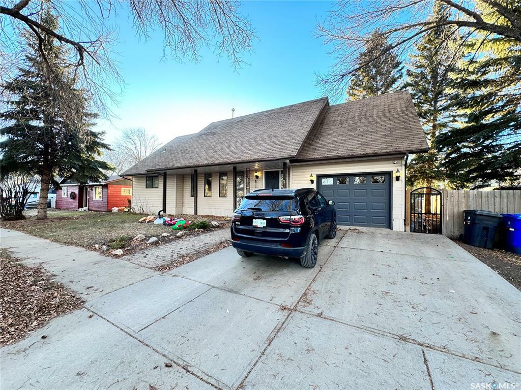 Property Photo:  315 Albert Street  SK S0K 3L0 