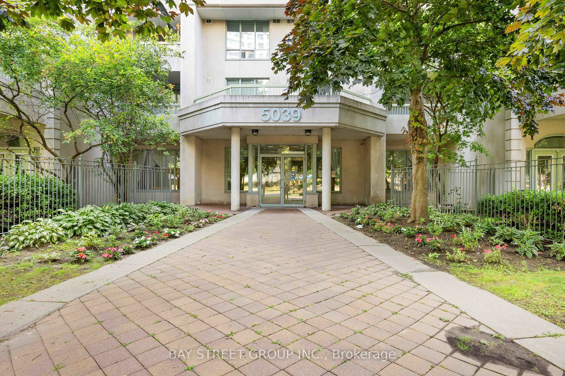 Property Photo:  5039 Finch Ave E 107  ON M1S 5L6 