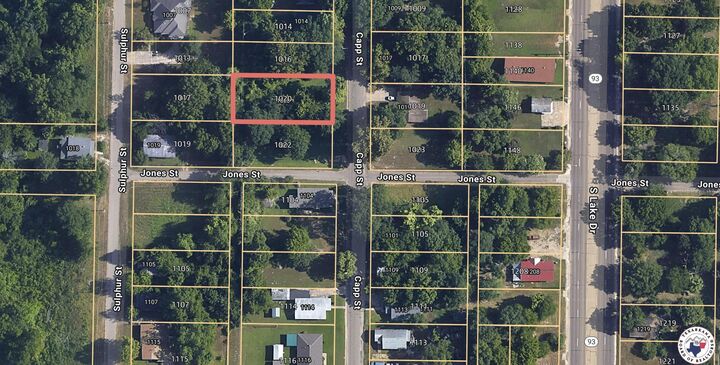 Property Photo:  1020 Capp St  TX 75501 