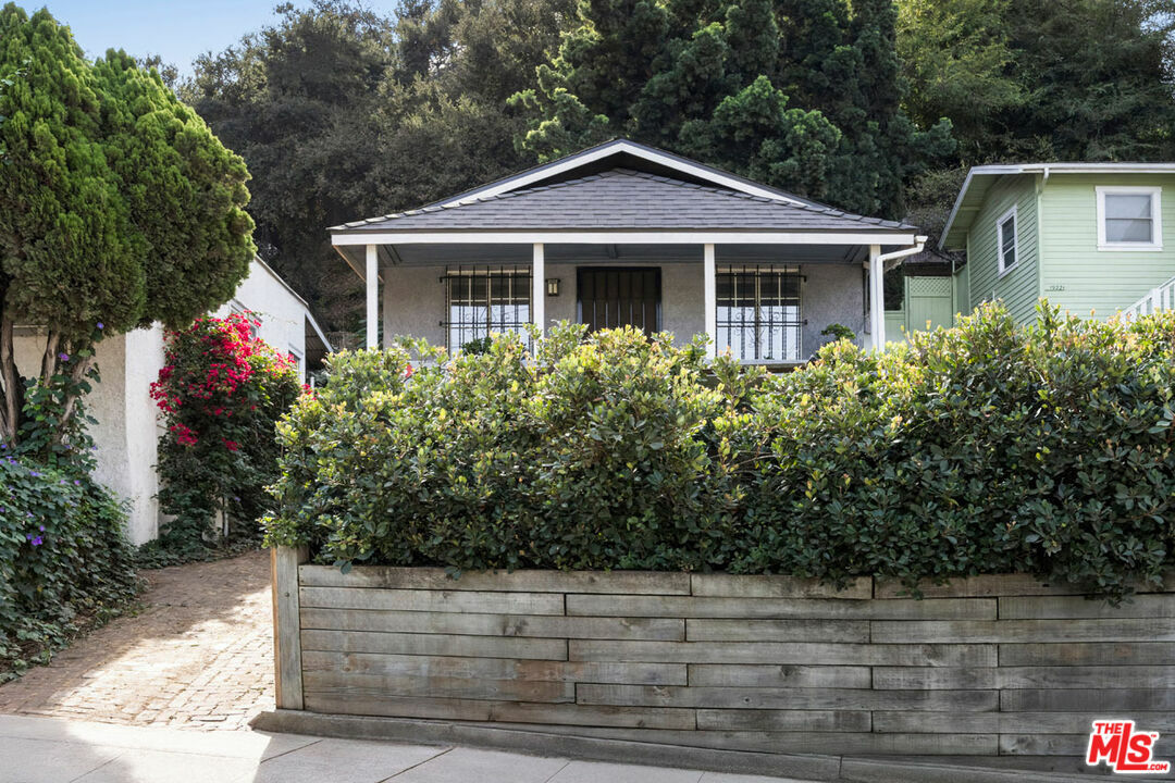 Property Photo:  1916   Whitmore Ave  CA 90039 