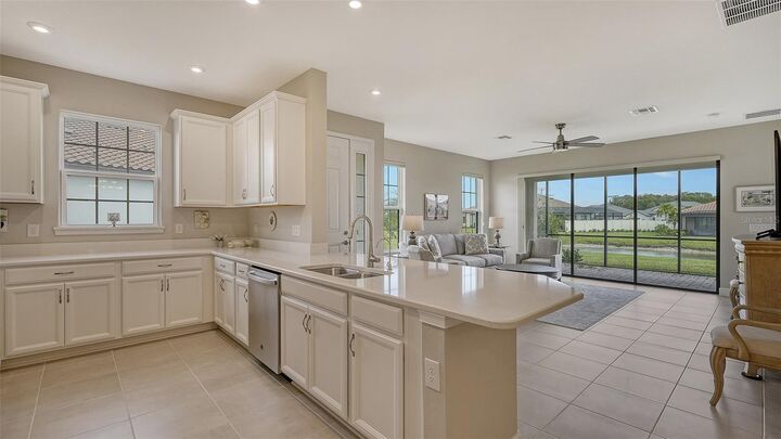 Property Photo:  5431 Taliaferro Court  FL 34221 