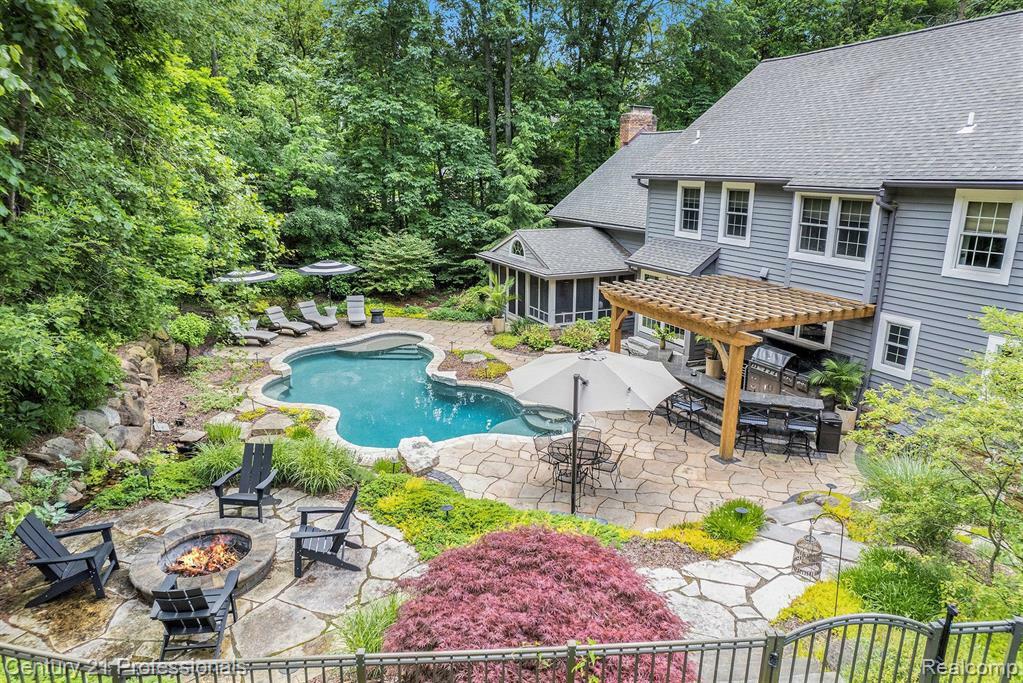 Property Photo: 7220 Hillside Drive MI 48346