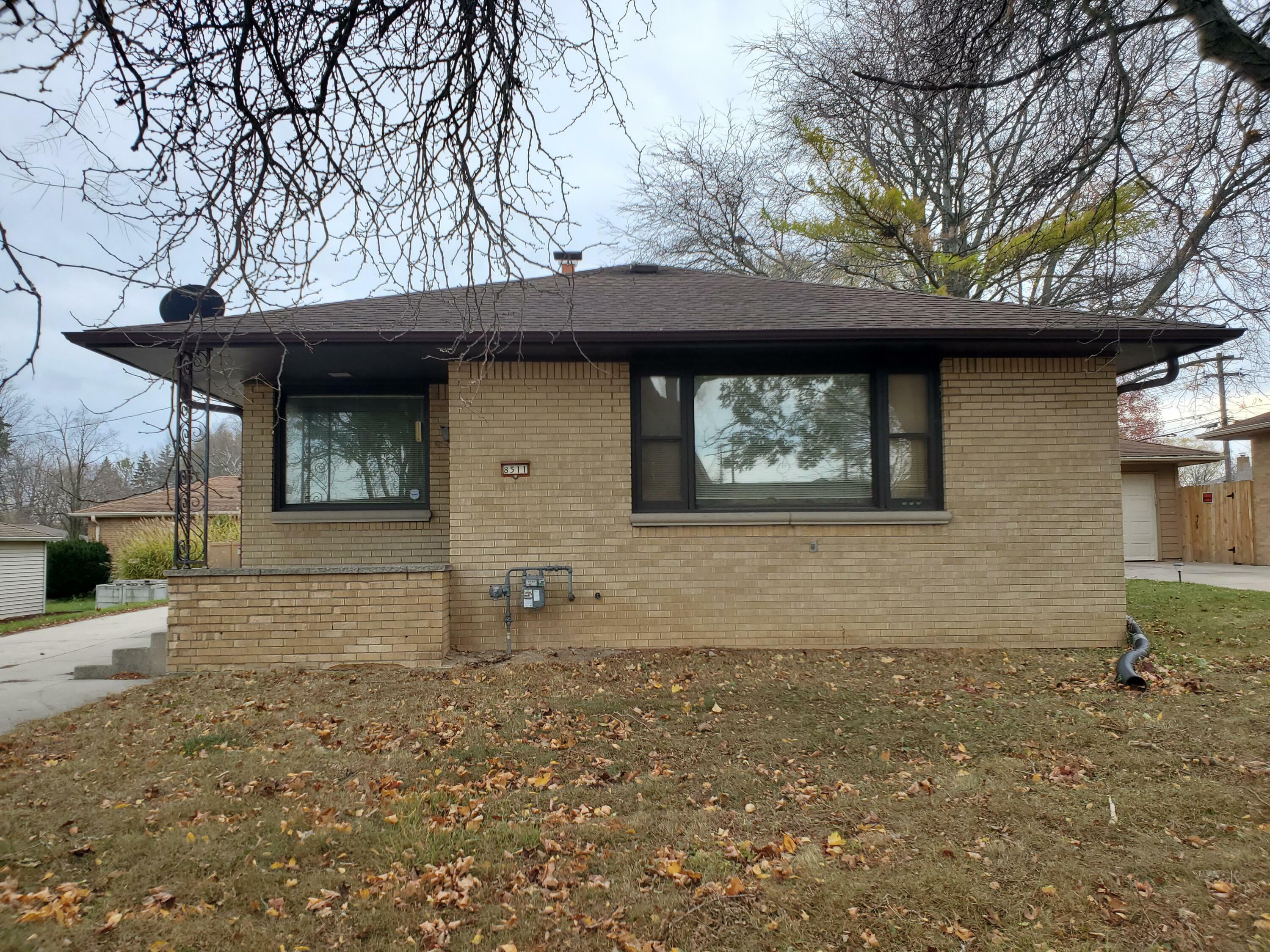 8511 W Melvina St  Milwaukee WI 53222 photo