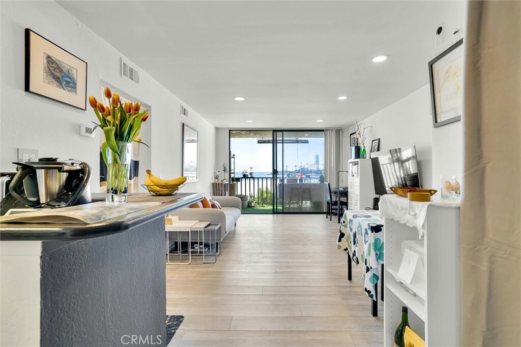 Property Photo:  1140 E Ocean Boulevard 136  CA 90802 