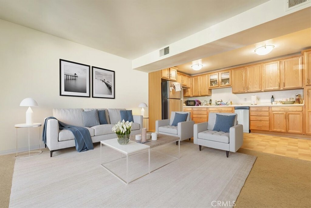 Property Photo:  14850 Hesby Street 202  CA 91403 