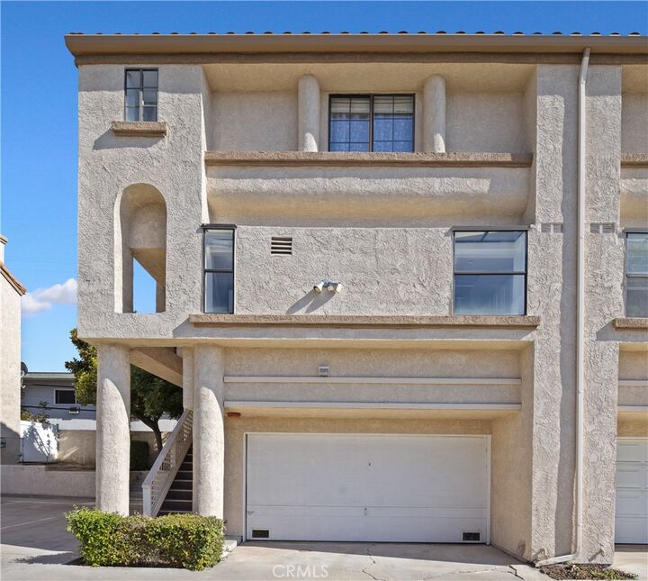 Property Photo:  653 Fairview Avenue 5  CA 91007 