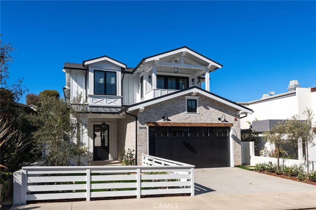 Property Photo: 1805 N Poinsettia Avenue CA 90266