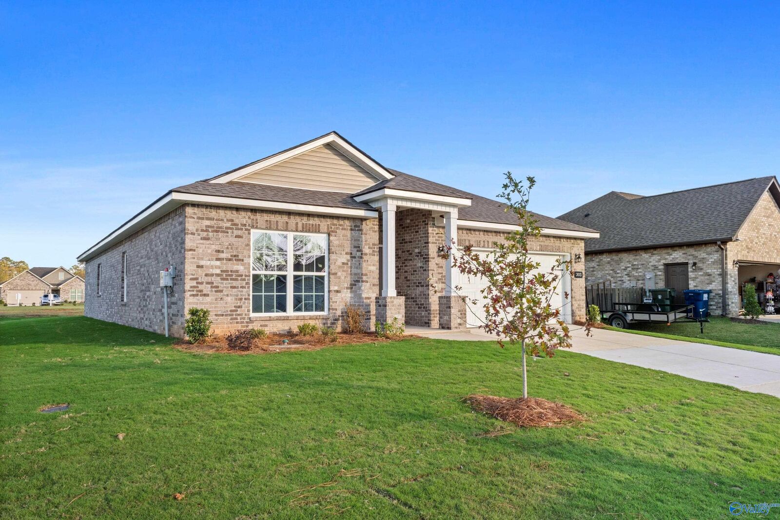 Property Photo:  303 Cherokee Glen Avenue  AL 35773 