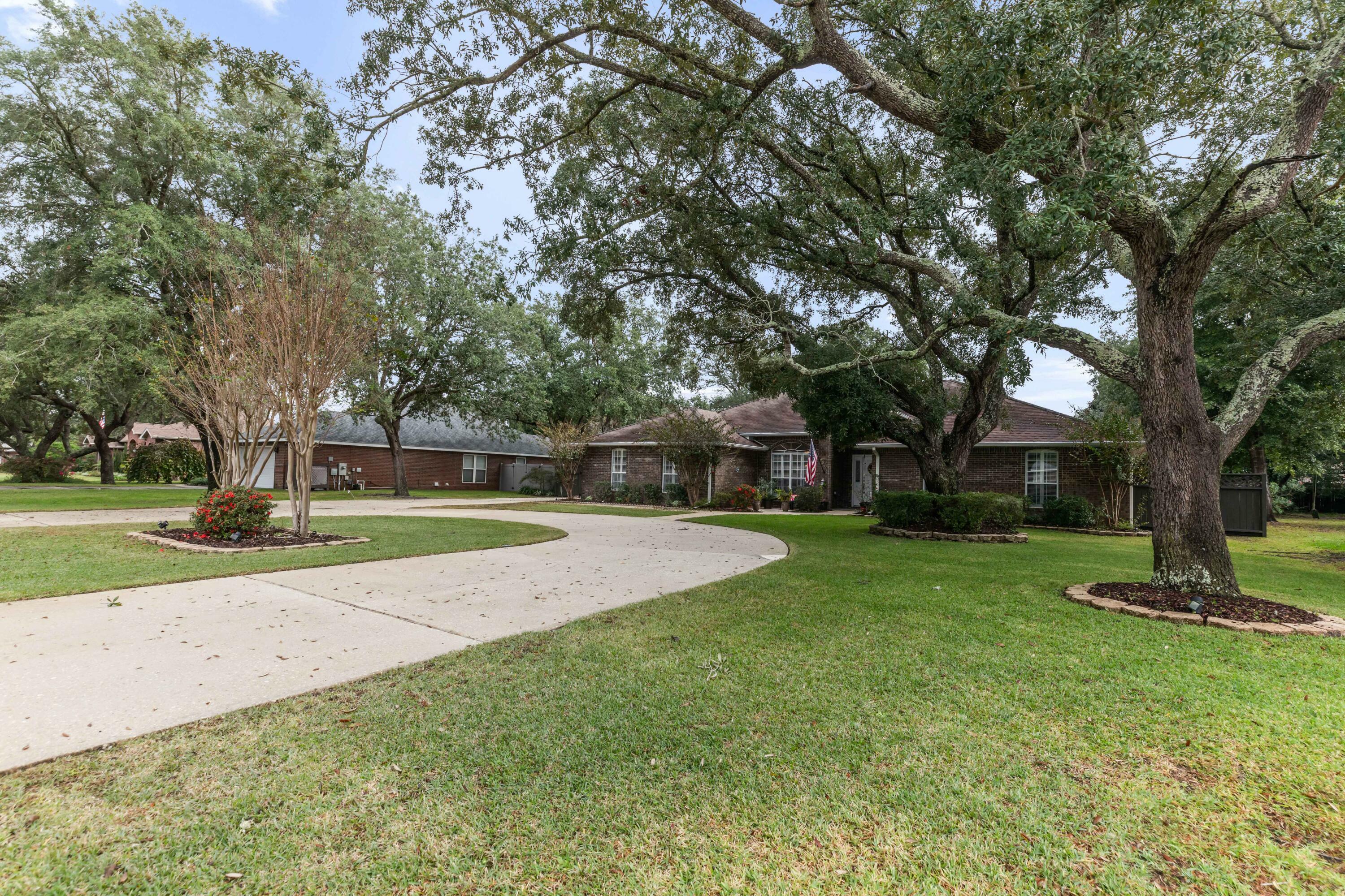 Property Photo:  2574 2nd Court  FL 32566 