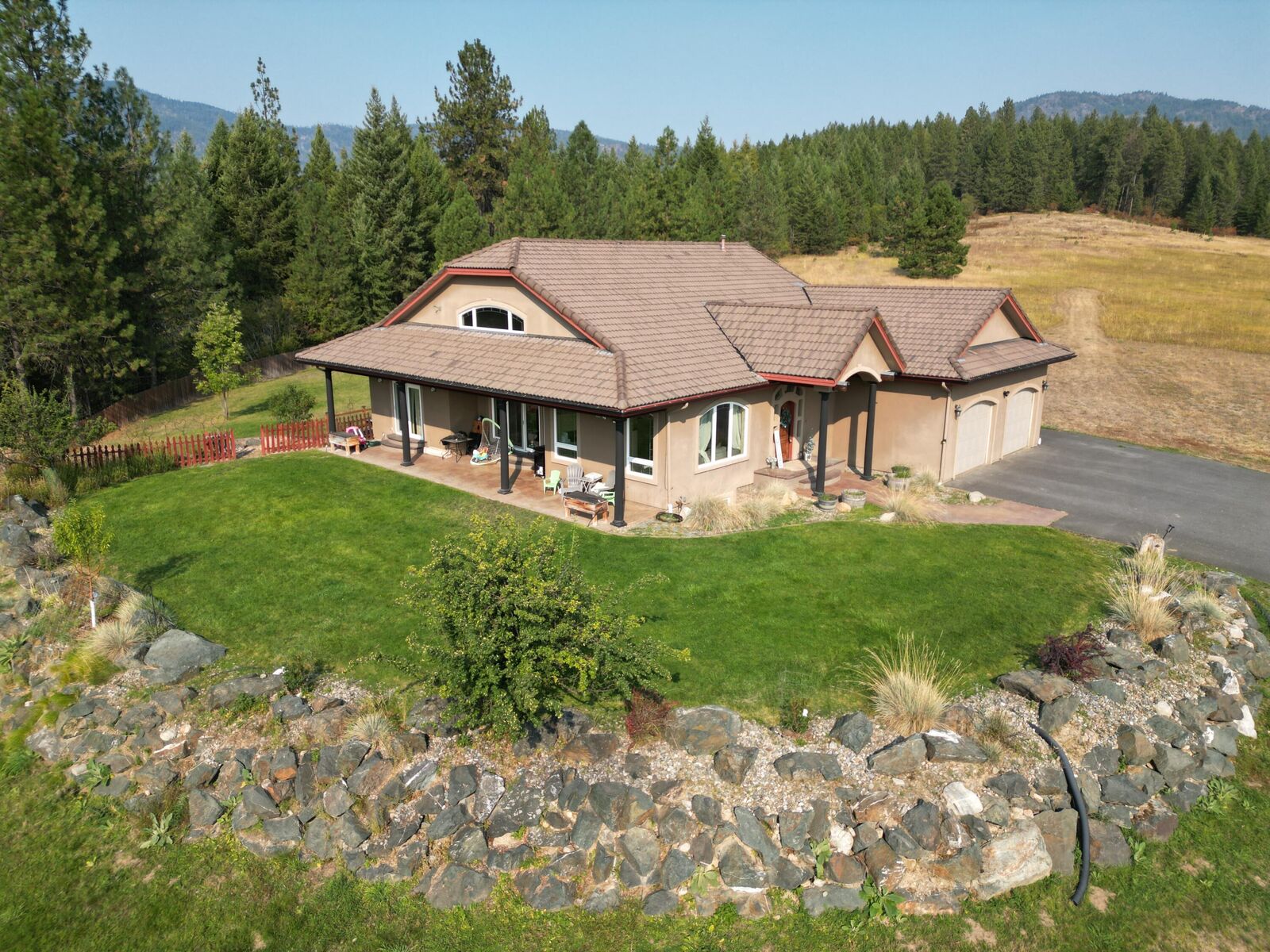 Property Photo:  844 Orin Rice Rd  WA 99114 